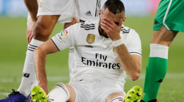 رغم تألقه.. مدرب فرنسا يتمسك باستبعاد بنزيما لهذا السبب