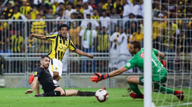 الاتحاد: رومارينهو يخاطب "فيفا" للعودة.. وبادرة طيبة من الهلال