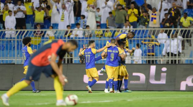 دوري المحترفين| النصر يكتسح الحزم بخماسية.. ويزيح الأهلي عن الصدارة