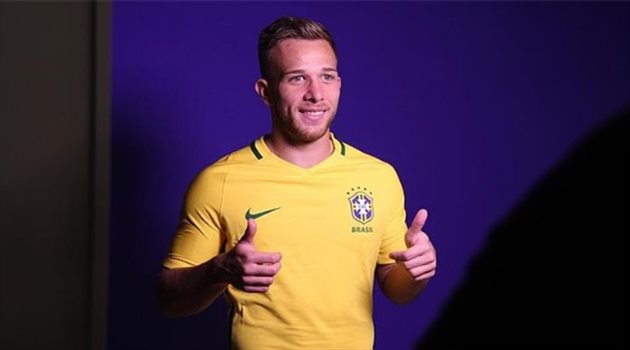 سوبر كلاسيكو| نجم البرازيل: السعودية تملك منتخبا رائعا
