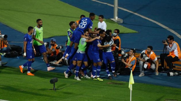 "حرب كلامية" على الهواء مباشرة بسبب ركلات جزاء الهلال