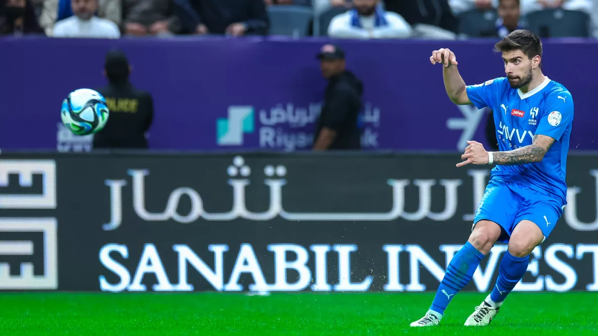 عاجل | حسم الأمر.. نيفيز يرد على الهلال حول تجديد عقده مع الفريق 