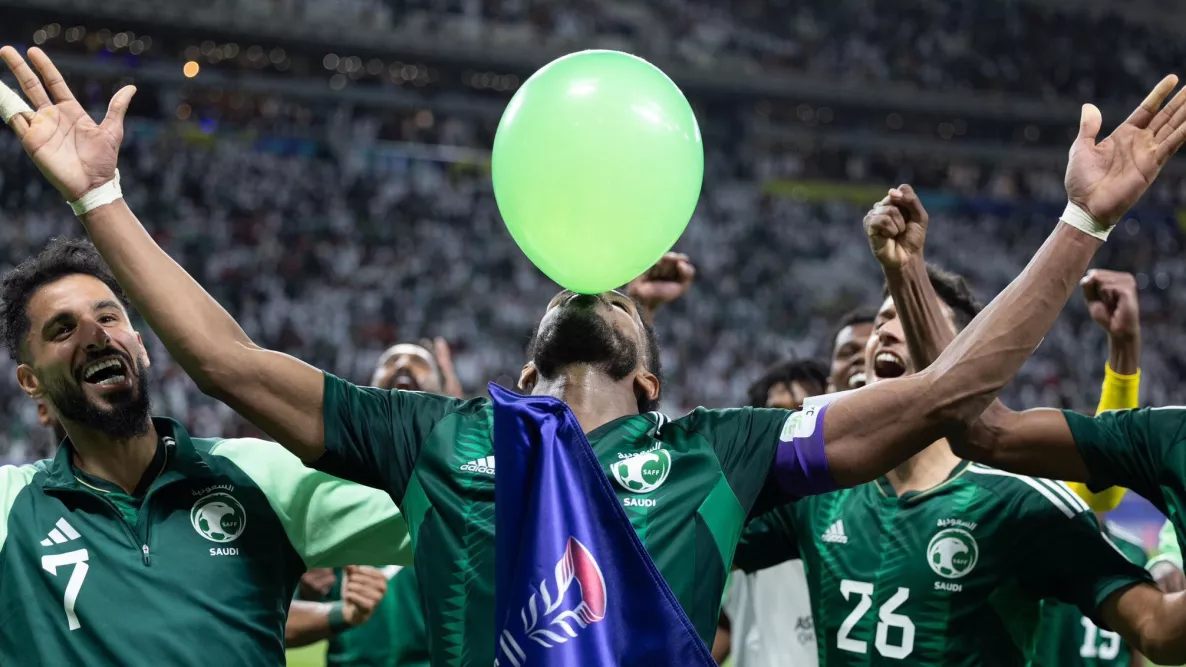 الهلال يحتفل بالبليهي بعد اختياره الأفضل في كأس آسيا