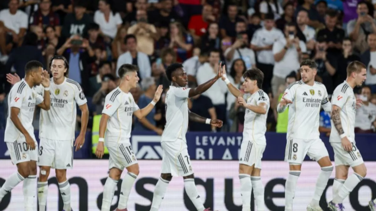 ريال مدريد يكافئ نجمه المتألق بعقد خرافي جديد لا يصدق 