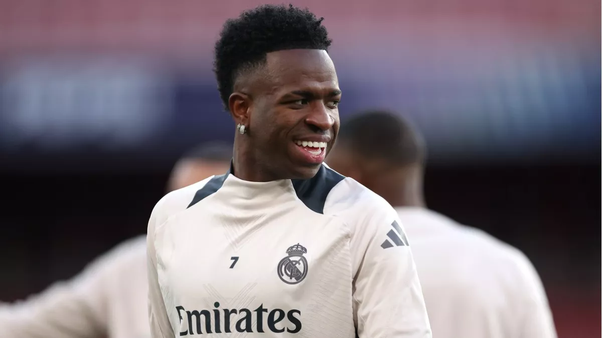 طلبات تعجيزية من فينيسيوس جونيور لتجديد عقده مع ريال مدريد 