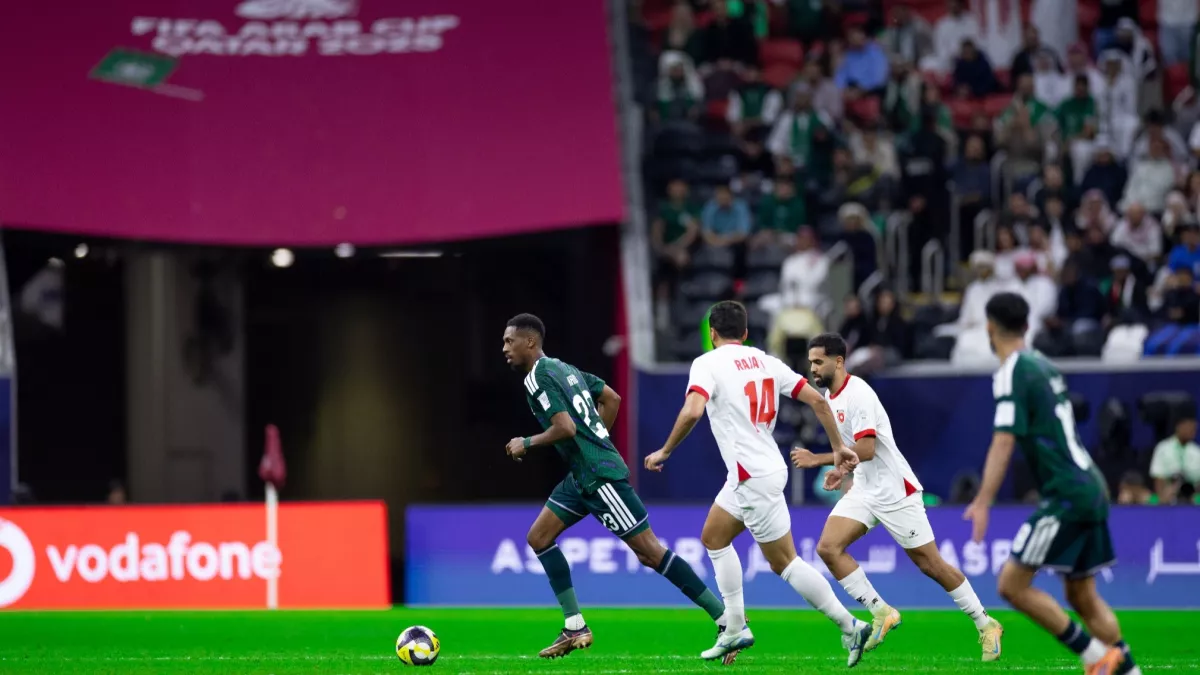 عاجل | خبير تحكيمي يفجرها.. صحة ركلة جزاء الأخضر أمام الأردن في كأس العرب 