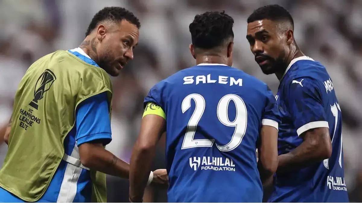 نيمار يكشف عن لاعبي الهلال الذين ما زال على تواصل معهم 