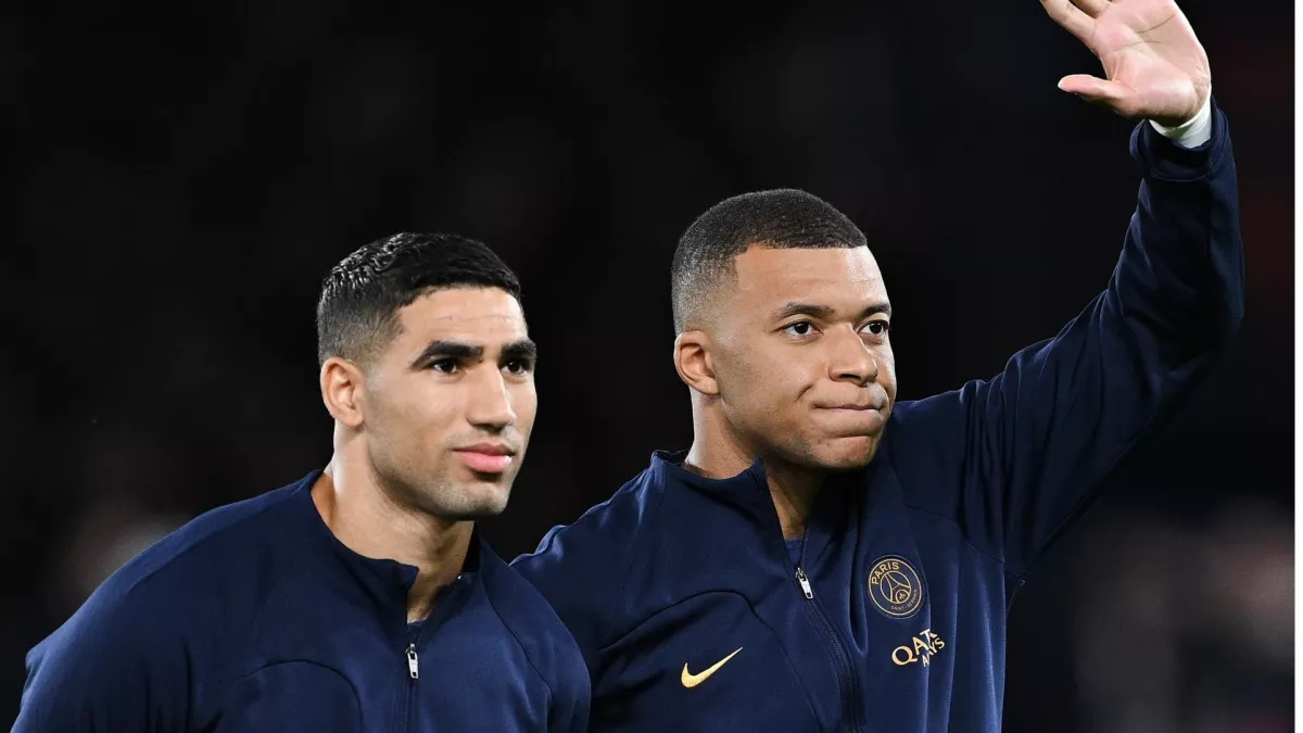 أشرف حكيمي يكشف رسالته الأولى لمبابي بعد فوز باريس بالأبطال 