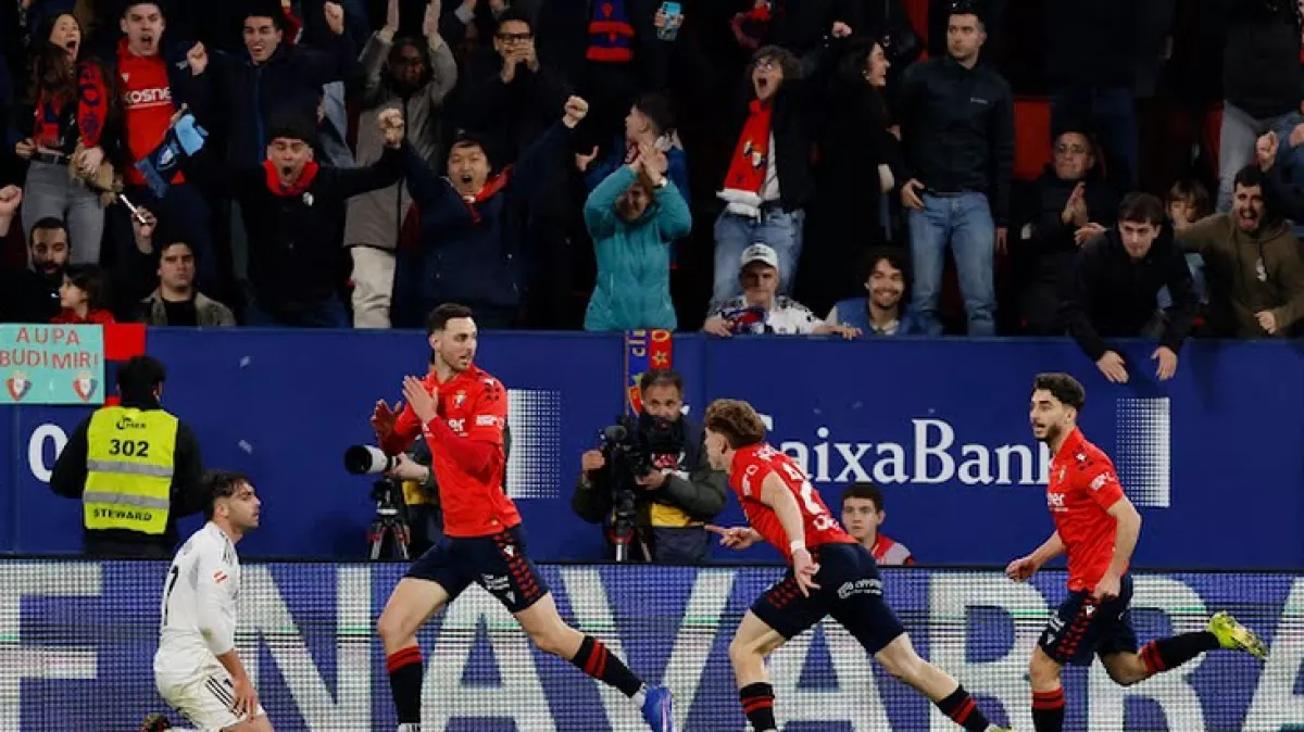 غضب بيريز يطيح بنجم ريال مدريد.. قرار حاسم ببيع سيبايوس بعد نكسة أوساسونا 