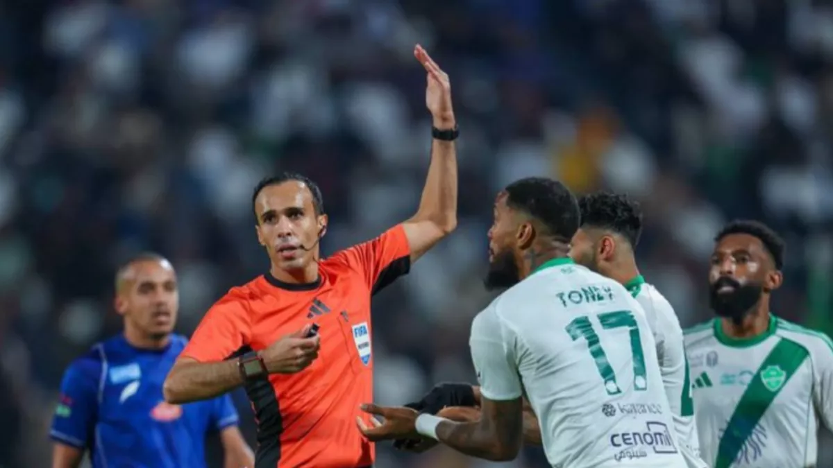 عاجل | بسبب "الصافرة وVAR" .. بركان غضب في الأهلي قبل مواجهة الاتفاق بـ ساعات 