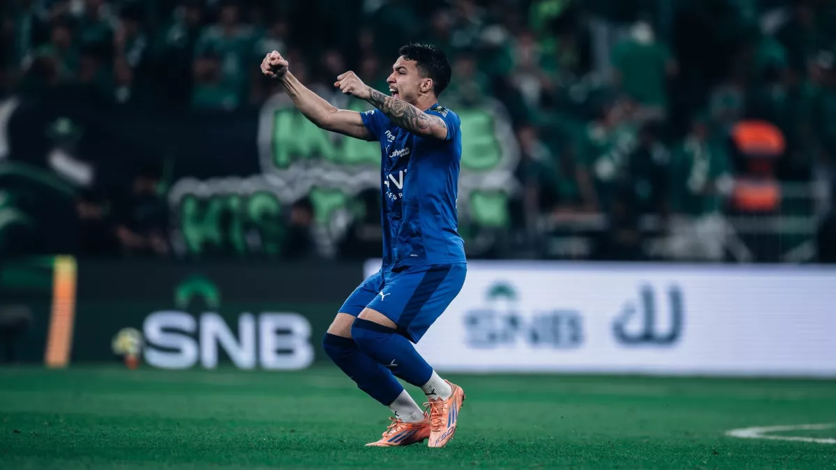 عاجل | صراع إنجليزي لضم جوهرة الهلال .. ليفربول وتوتنهام يطاردان ماركوس ليوناردو 