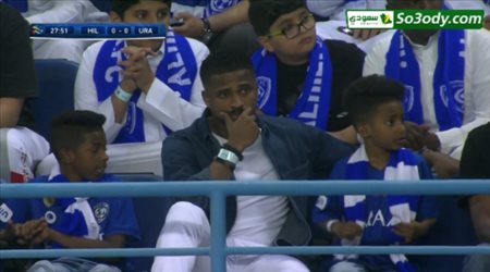 ناصر الشمراني يتابع نهائي دوري ابطال اسيا من ملعب المباراة