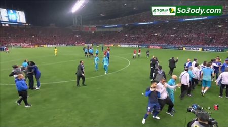 لحظة احتفال لاعبي الهلال عقب اطلاق صافر انتهاء المباراة بفوز الهلال بدوري ابطال اسيا