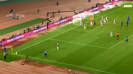 دي ليخت يسجل أول أهدافه مع يوفنتوس في مرماه