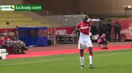 لقطة كوميدية| نجم تشيلسي المعار يثير الضحك في الدوري الفرنسي لهذا السبب