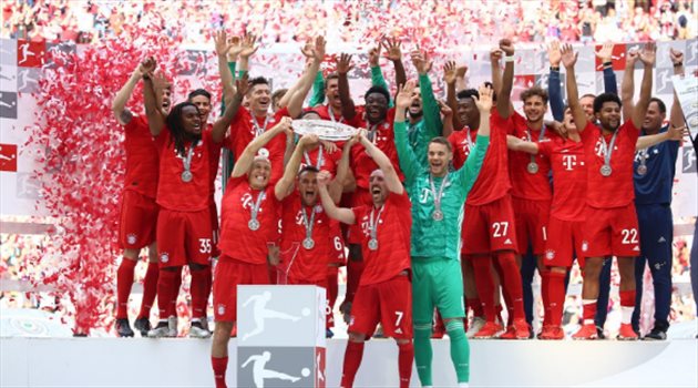 كيف تحصد 11 لقبا دوري في 8 سنوات؟.. المعجزة كومان يلهم العالم