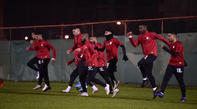 الشباب يواصل تدريباته استعدادا للشرطة العراقي