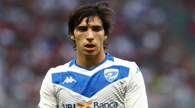 مانشستر سيتي يرسل كشافيه لمراقبة "بيرلو الجديد" في الدوري الإيطالي