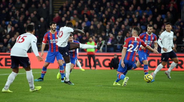 ليفربول ينتزع فوزا قيصريا من كريستال بالاس في البريميرليج