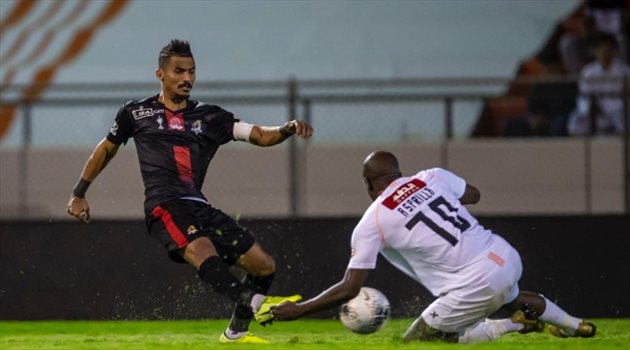 إعلامي: لاعب الوحدة يستحق الإيقاف بعد واقعة مباراة الشباب