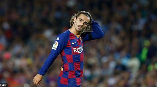 برشلونة مهدد بإغلاق ملعبه التاريخي بسبب جريزمان !