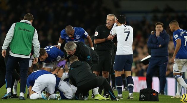 نجم توتنهام يدخل في نوبة بكاء بعد إصابة مروعة للاعب إيفرتون