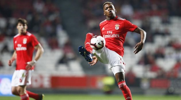 الأندية الكبرى تستعد.. 100 مليون يورو ثمن جوهرة بنفيكا الجديدة