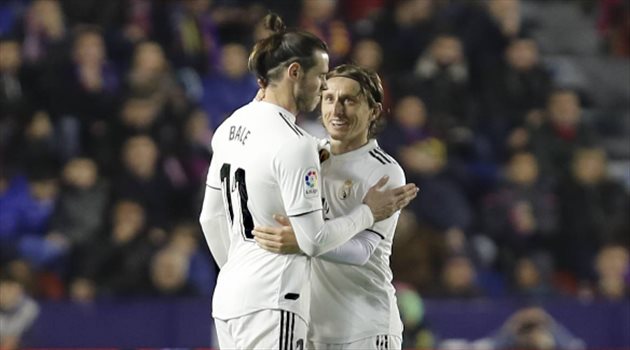 طلب خاص من مودريتش لزميله في ريال مدريد