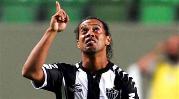 رونالدينيو خلف القضبان !