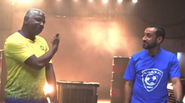 فيديوجرافيك| المعزول أم الباحث عن الكاميرات.. صورة تشعل الصراع بين أسطورتي الهلال والنصر