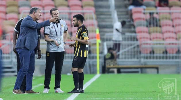 تدمير موهبة.. حوار صادم بين تين كات ولاعب الاتحاد