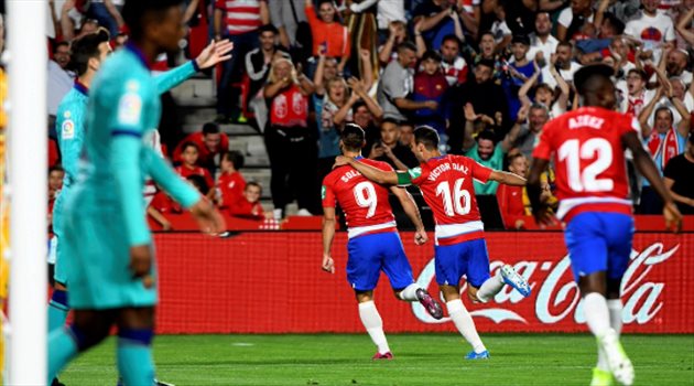 بحضور ميسي.. برشلونة يواصل السقوط في الليجا بخسارة مدوية على أرض غرناطة