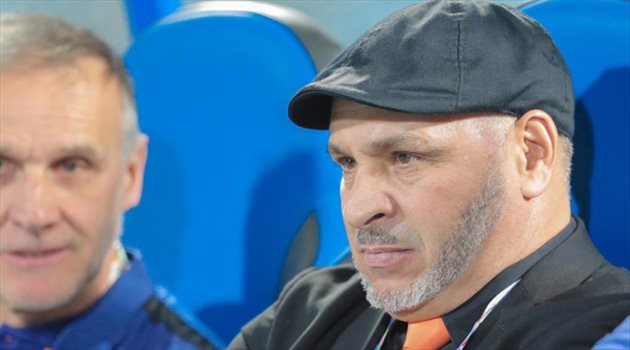 "سوء الحظ" يصيب مدرب ضمك في ليلة السقوط أمام الرائد