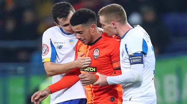 بكاء وإشارة خارجة ردا على الهتافات العنصرية في الدوري الأوكراني