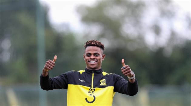 هارون كمارا يصل مانشستر وينضم لتدريبات الاتحاد