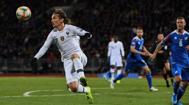 في ليلة تألق نجم برشلونة.. فرنسا تعبر ألبانيا بثنائية نظيفة