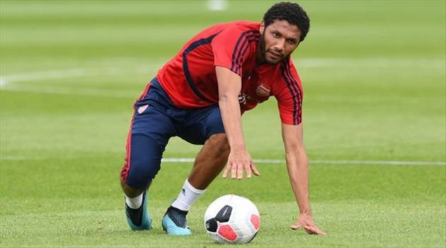 بعد تجاهل أرتيتا.. هل تأكد خروج النني من أرسنال؟