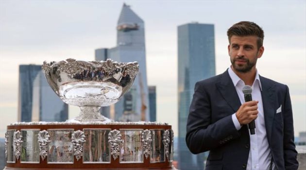 مفاجأة.. بيكيه يكشف كارثة داخل غرفة خلع ملابس برشلونة