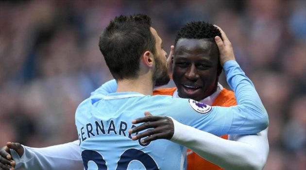 الاتحاد الإنجليزي يتهم نجم مانشستر سيتي بالعنصرية.. وعقوبة قاسية تلوح في الأفق