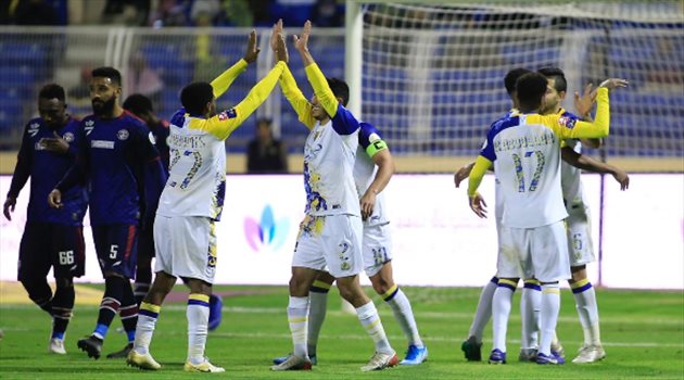 موسم اعتزال النجوم.. هداف النصر يعلق الحذاء