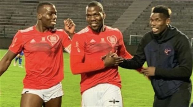 بوجبا يثير جماهير يونايتد مجددا.. غاب عن مباراة بيرنلي من أجل مباراة خيرية كمدرب !