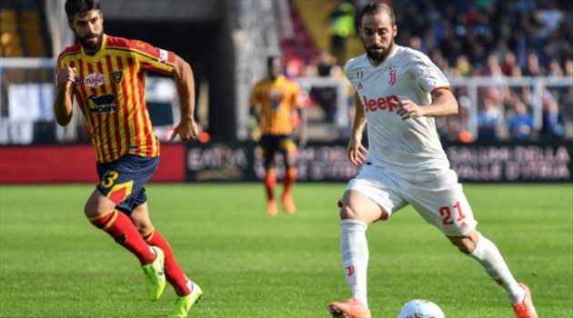 صور| رعب في يوفنتوس.. هيجواين يتعرض لإصابة مروعة