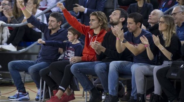 برشلونة يكافئ جريزمان على غيابه عن التدريبات بالفوز في كلاسيكو السلة