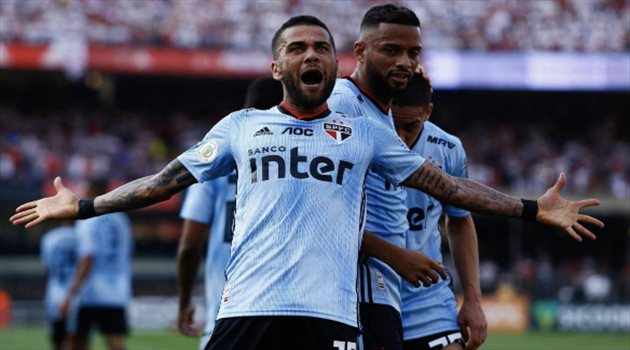 ألفيش يتسبب في مشكلة مالية كبيرة داخل ساو باولو !