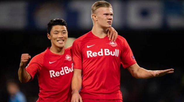 الشركة المالكة توجه "القاضية" لآمال مان يونايتد في ضم هداف الأبطال