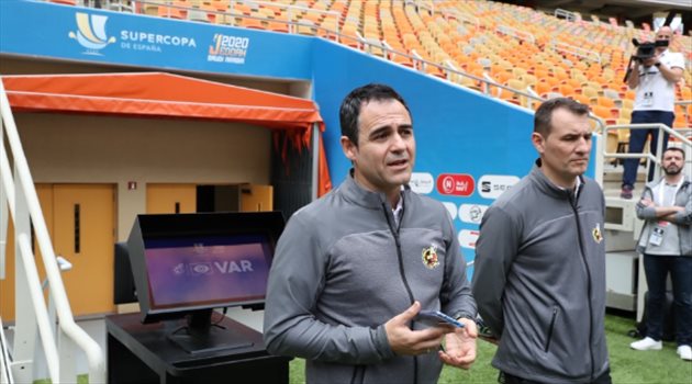 فيديو.. تكنولوجيا جديدة في "VAR" وخط المرمى تظهر لأول مرة في سوبر جدة