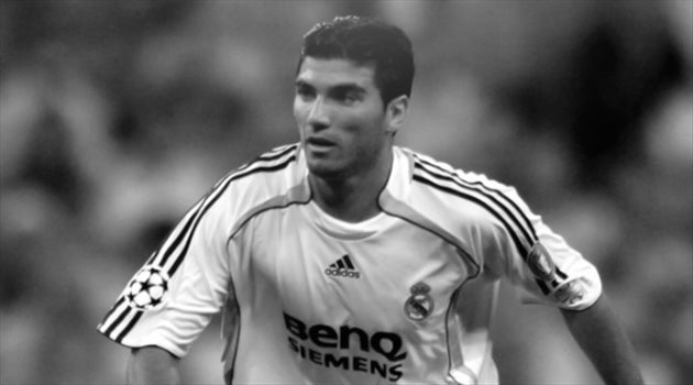 في حادث مأساوي.. وفاة رييس نجم إشبيلية وريال مدريد السابق