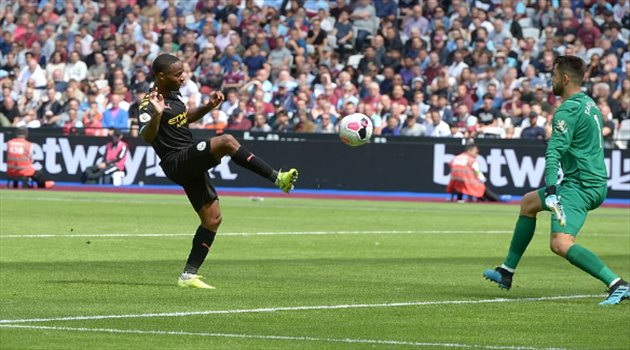 الطريق إلى البلوز.. مانشستر سيتي يوافق على رحيل سترلينج لتشيلسي