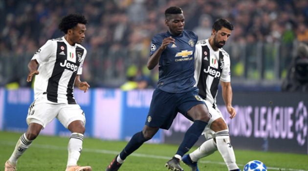 يوفنتوس يخطط ومانشستر يونايتد يجد الحل.. منافسة ساخنة على "صفقة الموسم"