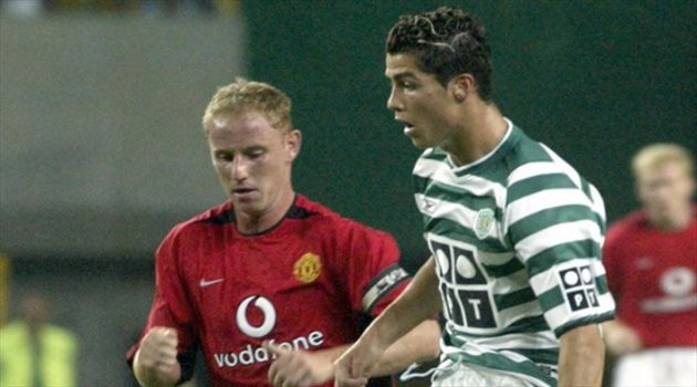 كريستيانو رونالدو يكشف مفاجأة مدوية حول انتقاله لمانشستر يونايتد